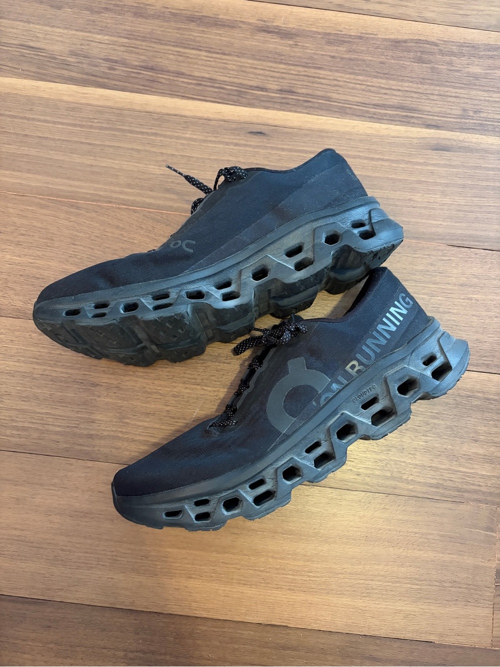 Men’s On Running size 13